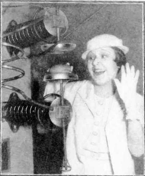 An early show of food being cooked using radio waves.