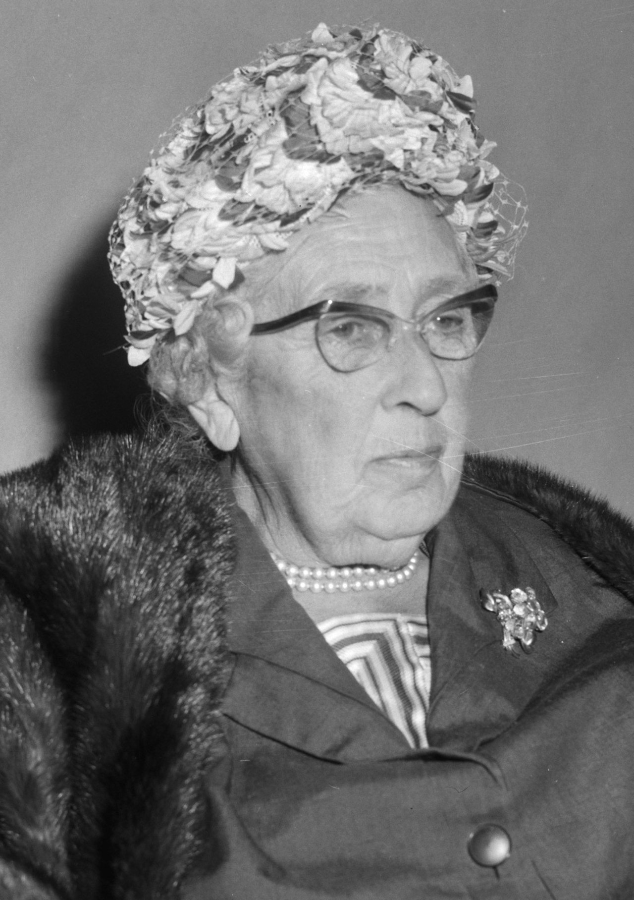 A photograph of mystery writer Agatha Christie at the airport.