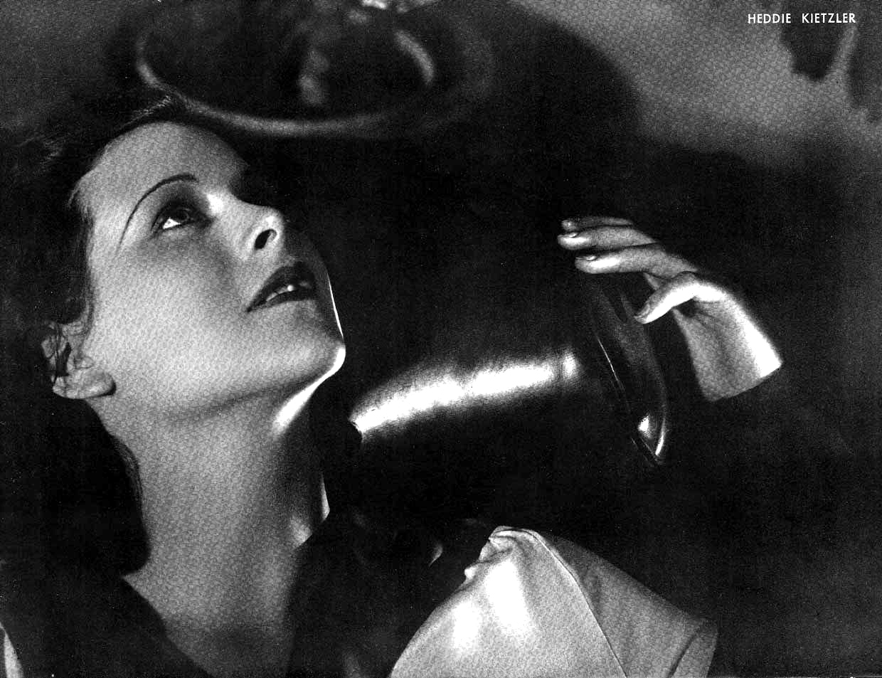 A glamorous magazine photo of actress and inventor Hedy Lamarr.
