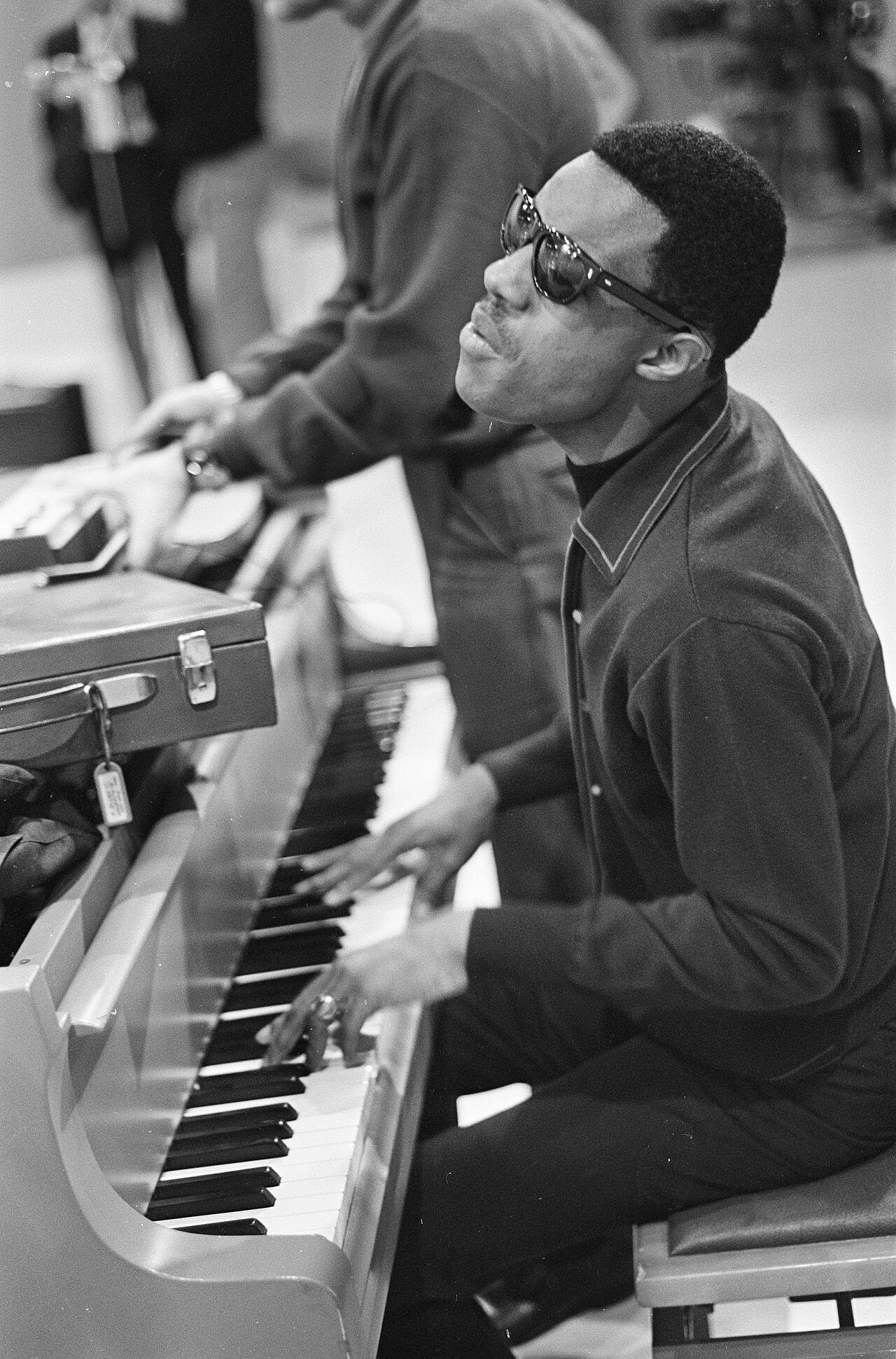 Stevie Wonder practicing before a show on Dutch TV.