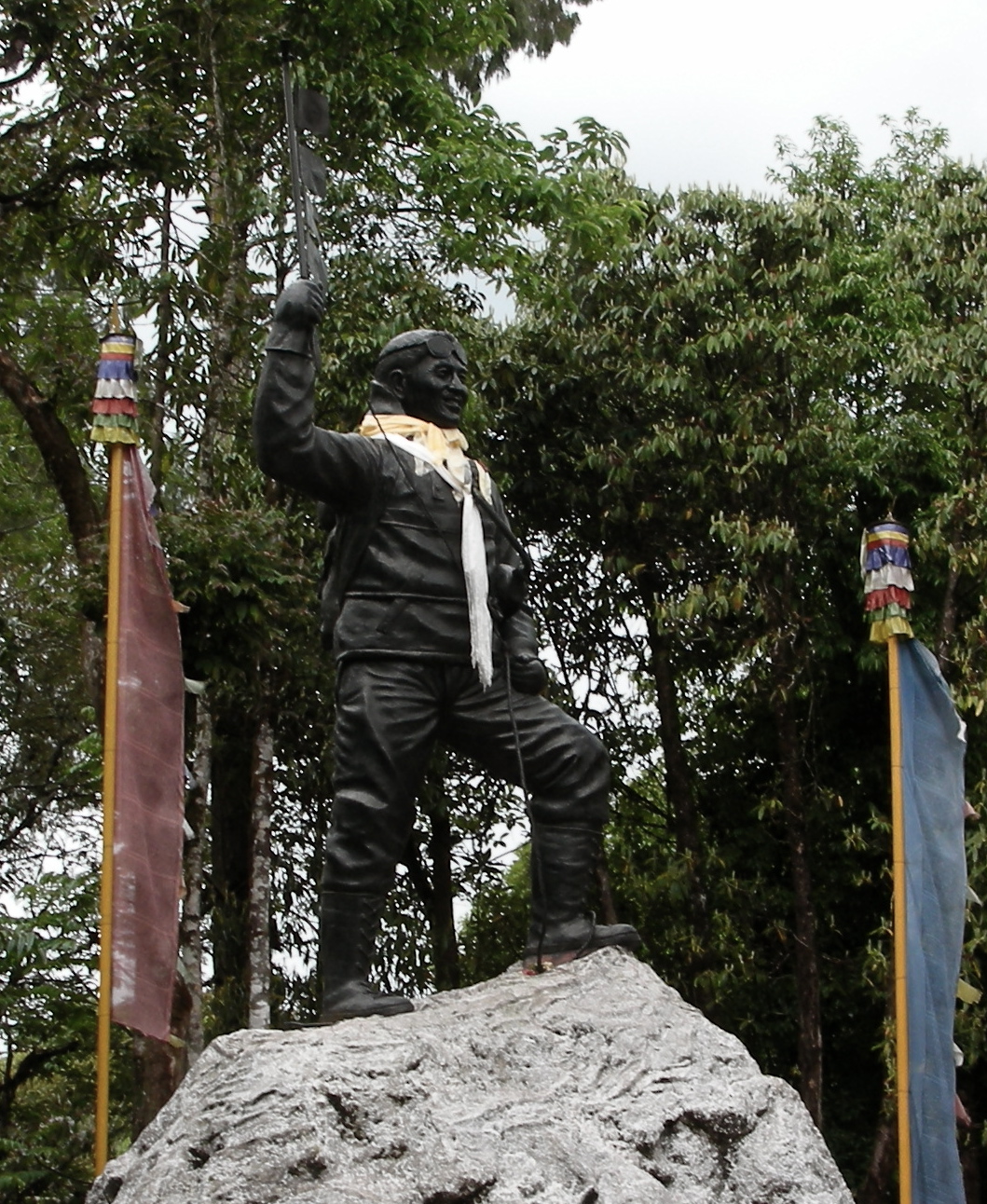 A statue honoring the Everest climber Tenzing Norgay.